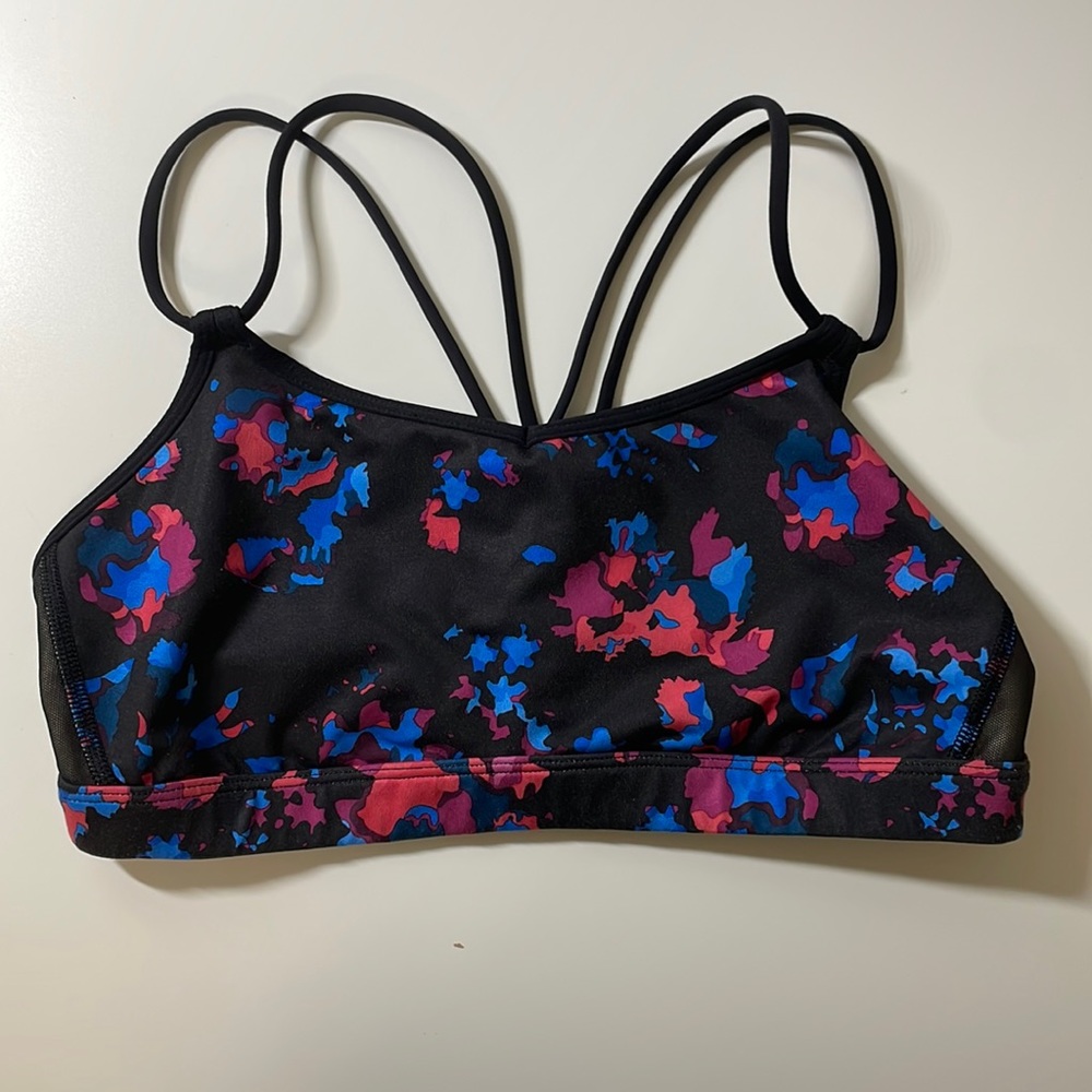 Lululemon Bra size 6 EUC